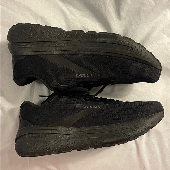 Brooks Black Ghost 2 Max - Picture 4 of 8